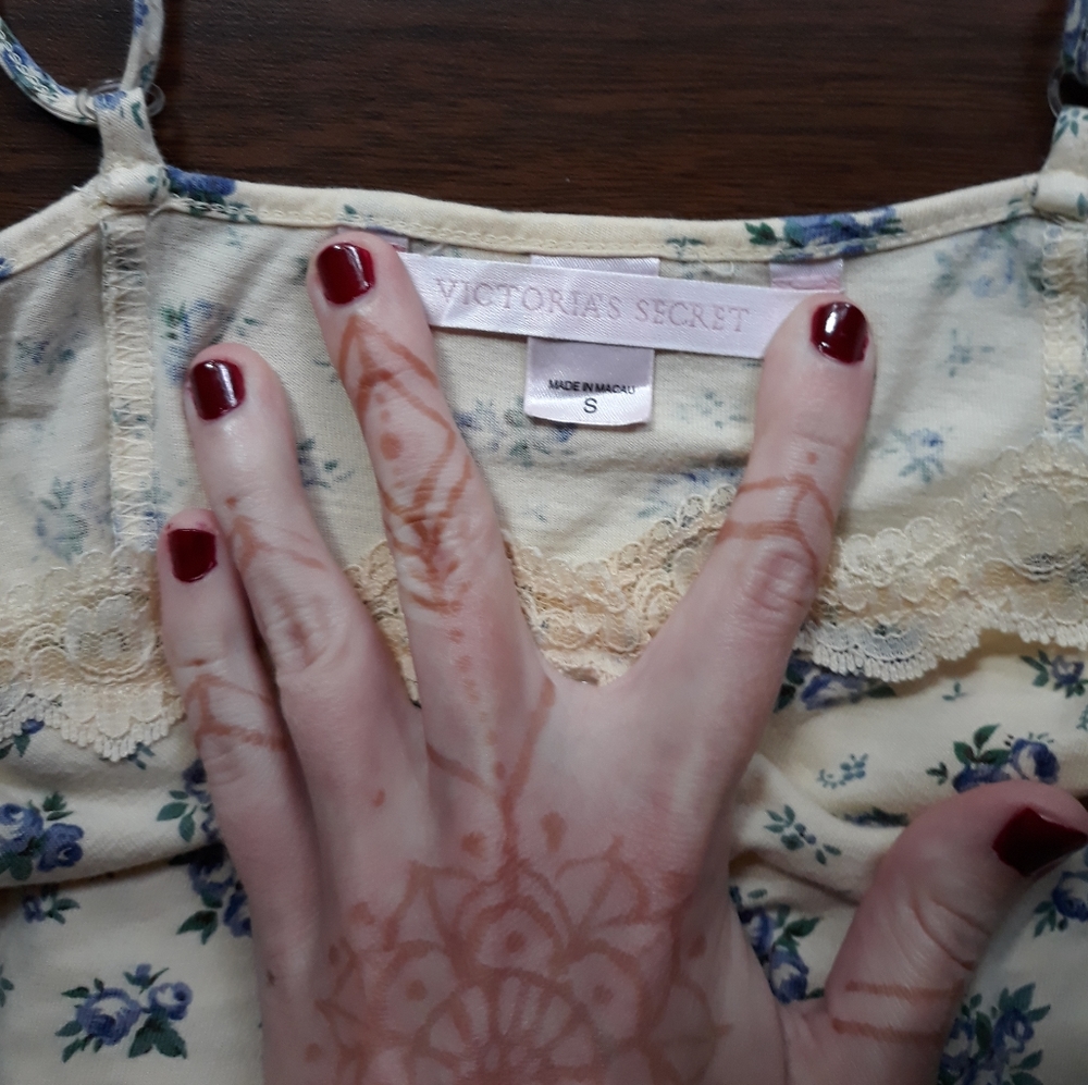 90s Victoria's Secret Slip Dress - Picture 4 of 7